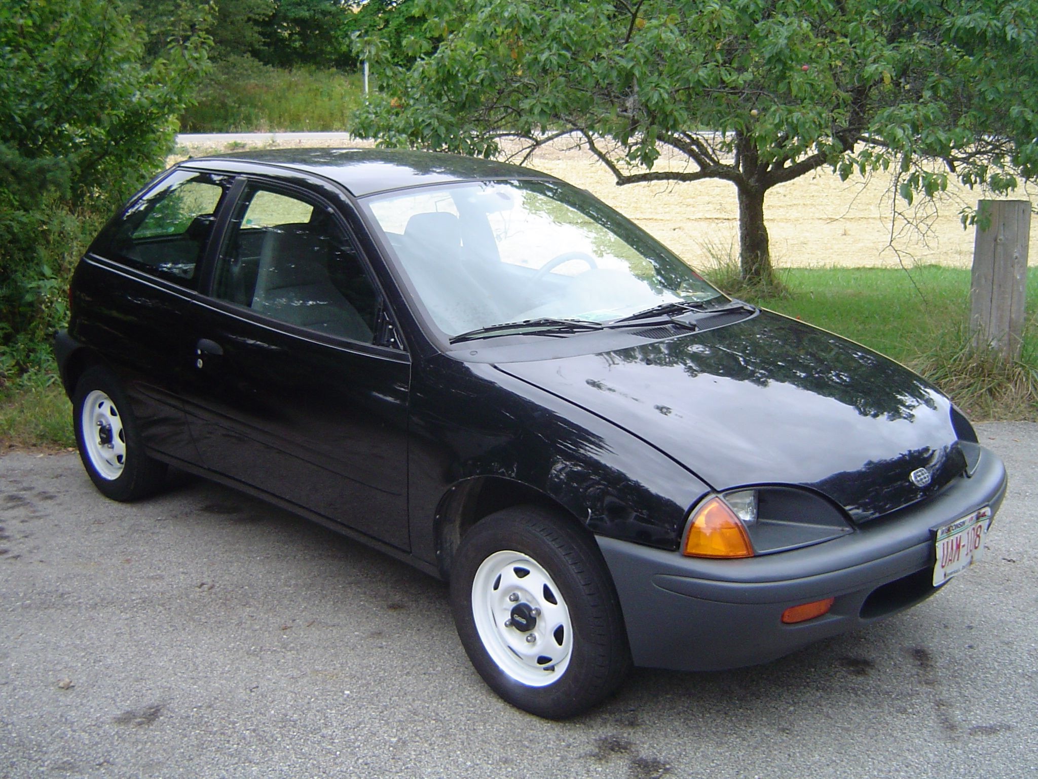 1996 geo metro hatchback